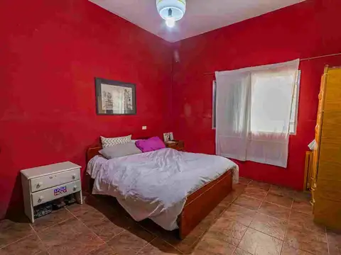 VENTA  Casa + Dpto Independiente Barrio Industrial