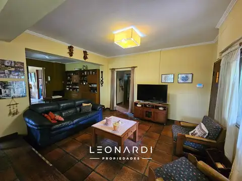 Casa 4 ambientes con 3 baños