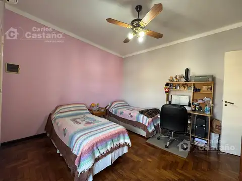 Casa en Venta con 5 cocheras