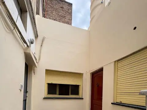 Depto Tipo Casa en Alquiler en Caseros, $ 950.000