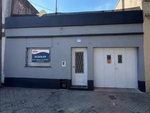 Casa de dos dormitorios con cochera