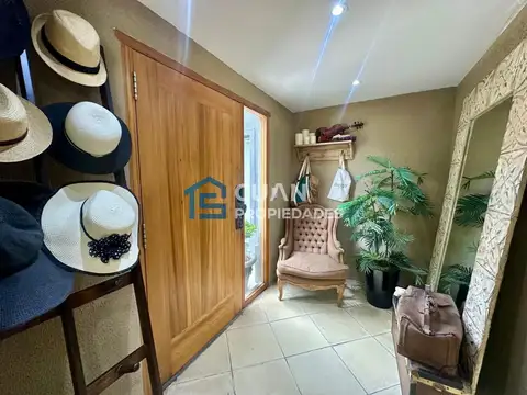 Casa en Alquiler en La Caballeriza, USD 2.300