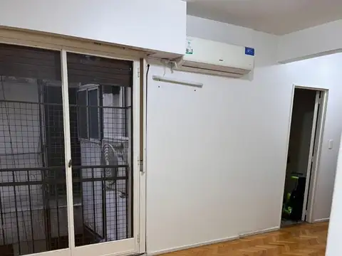 Amplio dos ambientes  con lavadero en impecable estado