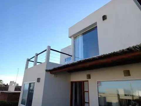 VENTA CASA 4 DORM MB UBICACION A PASOS DE LA PLAYA