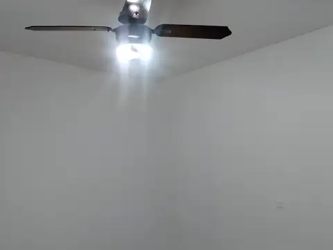 ALQUILER COMERCIAL,  gran casa con galpón en Parque Avellaneda!