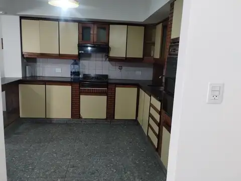 Casa en Alquiler en Parque Avellaneda, $ 1.800.000