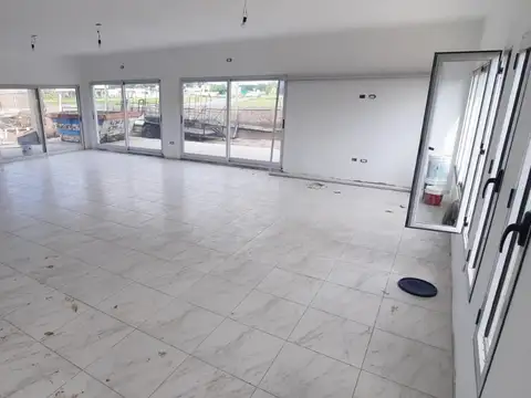 Casa 5 ambientes con 3 baños