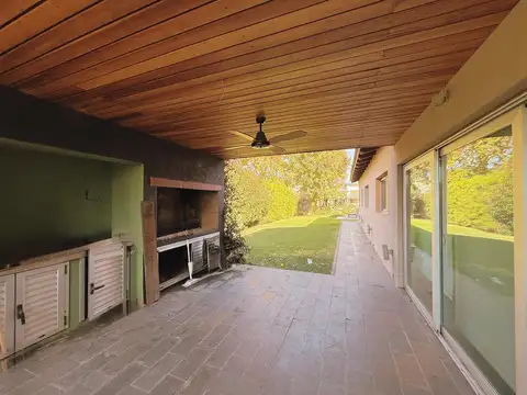 Casa en Alquiler de 4 dormitorios