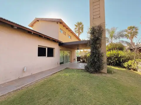 Funes Hills Miraflores