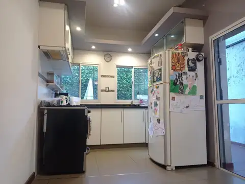 Barrio Matheu Casa en venta de dos dormitorios, cochera y jardin