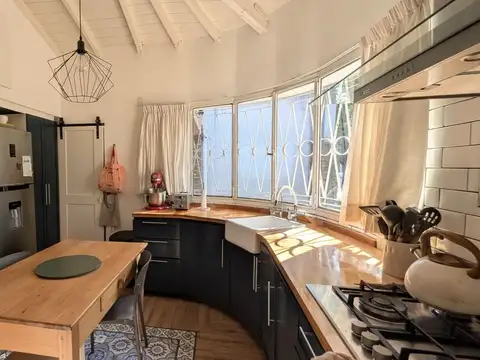 Casa 5 ambientes con 2 baños