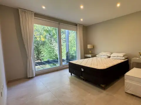 Casa en Alquiler de 3 dormitorios