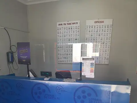 Casa 8 ambientes con 2 baños