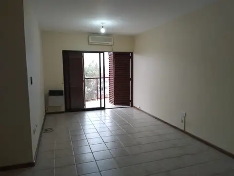 Impecable, cómodo y luminoso Departamento en San Martín Sur 499, Propietario alquila