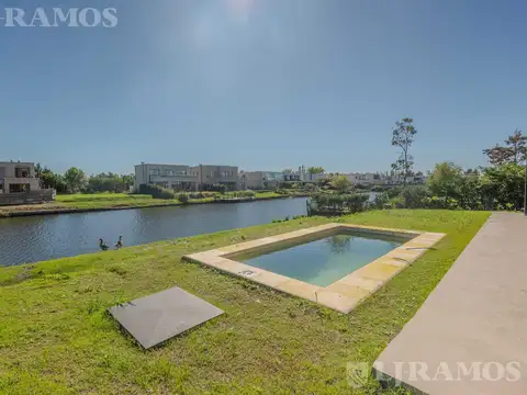 Casa en Venta en Laguna Grande, USD 680.000