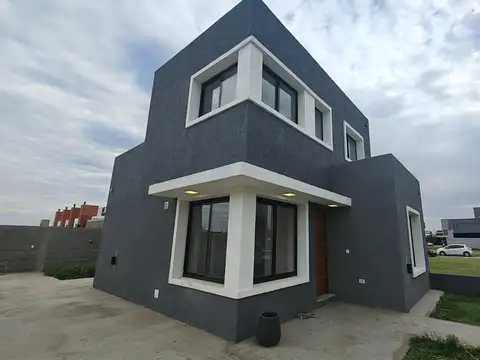 Casa en Venta en Countries y Barrios Cerrados en Cordoba Capital, USD 169.000