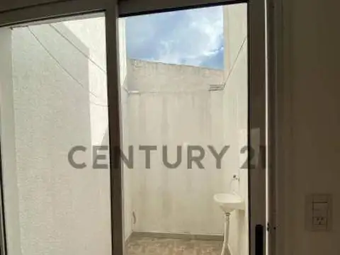 71  e/121 y 122 14100, Piso 0