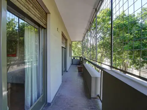 Departamento 5 ambientes con 3 baños