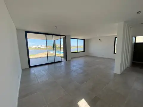 Casa en Venta en El Cantón - Barrio Islas, USD 340.000