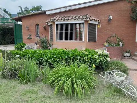 Casa 4 ambientes con 3 baños