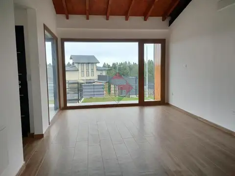 Depto Tipo Casa 4 ambientes con 1 baño