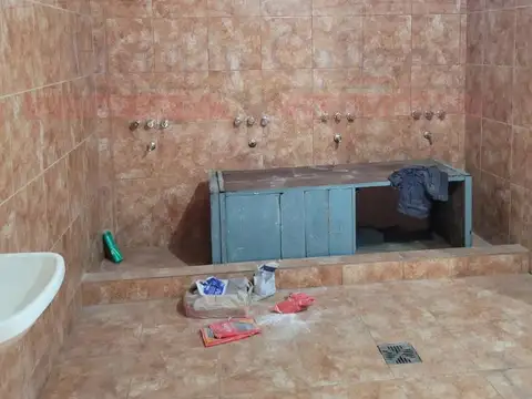 EXCELENTE GALPÓN A LA VENTA EN SAN JUSTO