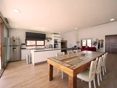 Casa 5 ambientes con 5 baños
