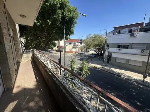 PH 4 AMBIENTES/ AMPLIO QUINCHO CON PARRILLA/COCHERA CUBIERTA
