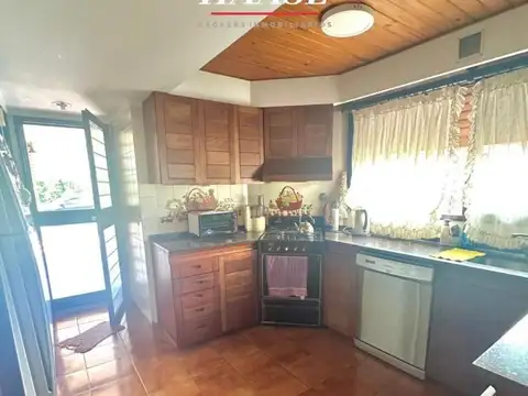 Casa 5 ambientes con 3 baños