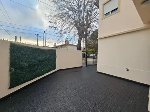 Depto Tipo Casa en Alquiler en Quilmes Oeste, $ 850.000