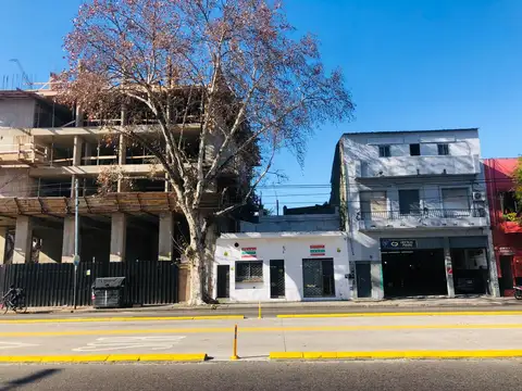 LOCAL CON OFICINAS - DEPOSITOS -160 M2 -