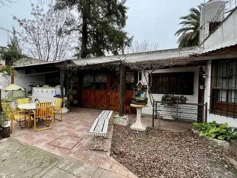 CASA 4 AMBIENTES JARDIN PILETA Y QUINCHO SOURDEAUX