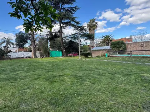 Casa 3 amb. en venta en Garín. 755 m2 s/2 lotes
