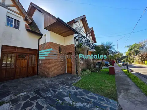 Casa en venta en Los Robles de Burzaco, con 3 dormitorios y todos los servicios