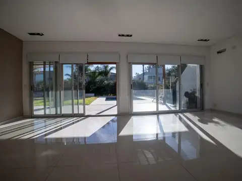 Casa en Venta en Moreno, USD 420.000