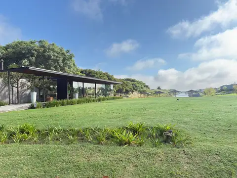 Casa 9 ambientes con 6 baños