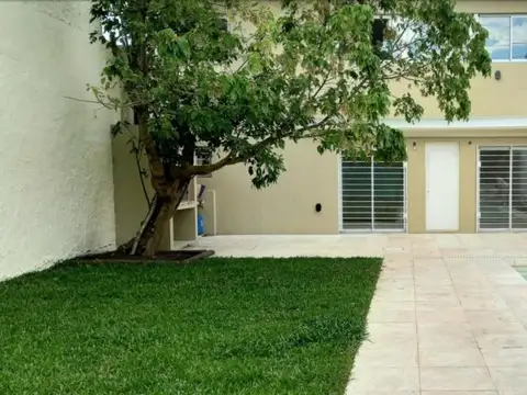 CASA EN VENTA - Parque Leloir