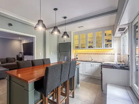 Casa 4 ambientes con 3 baños