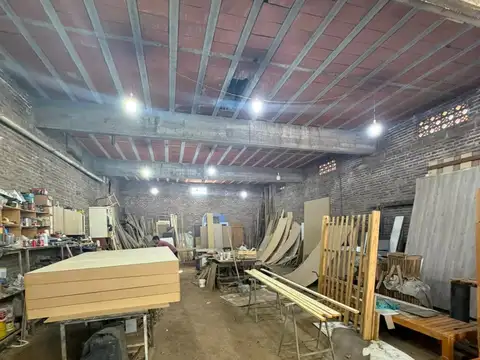 Venta galpón en muy buen estado con oficinas/vivienda a reciclar – Bella Vista, Rosario