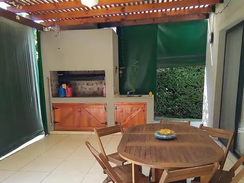 Casa en Venta en Pilar del Este - Santa Guadalupe, USD 195.000