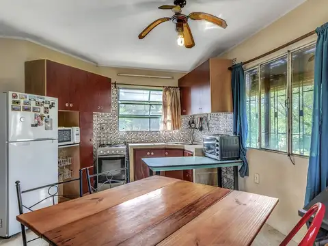 Casa 2 ambientes con 1 baño