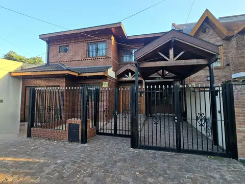 Posadas 3700, E/ M. García y R. Obligado
