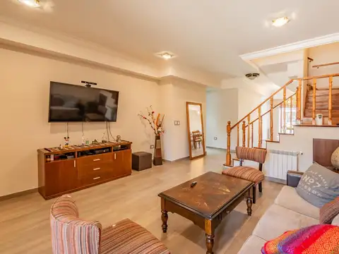VENTA CASA 5 AMBIENTES EN CARAPACHAY