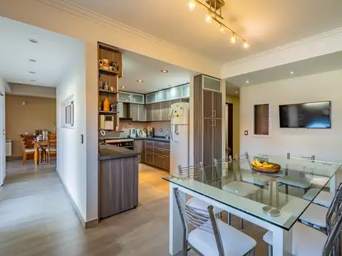 Casa 5 ambientes con 2 baños