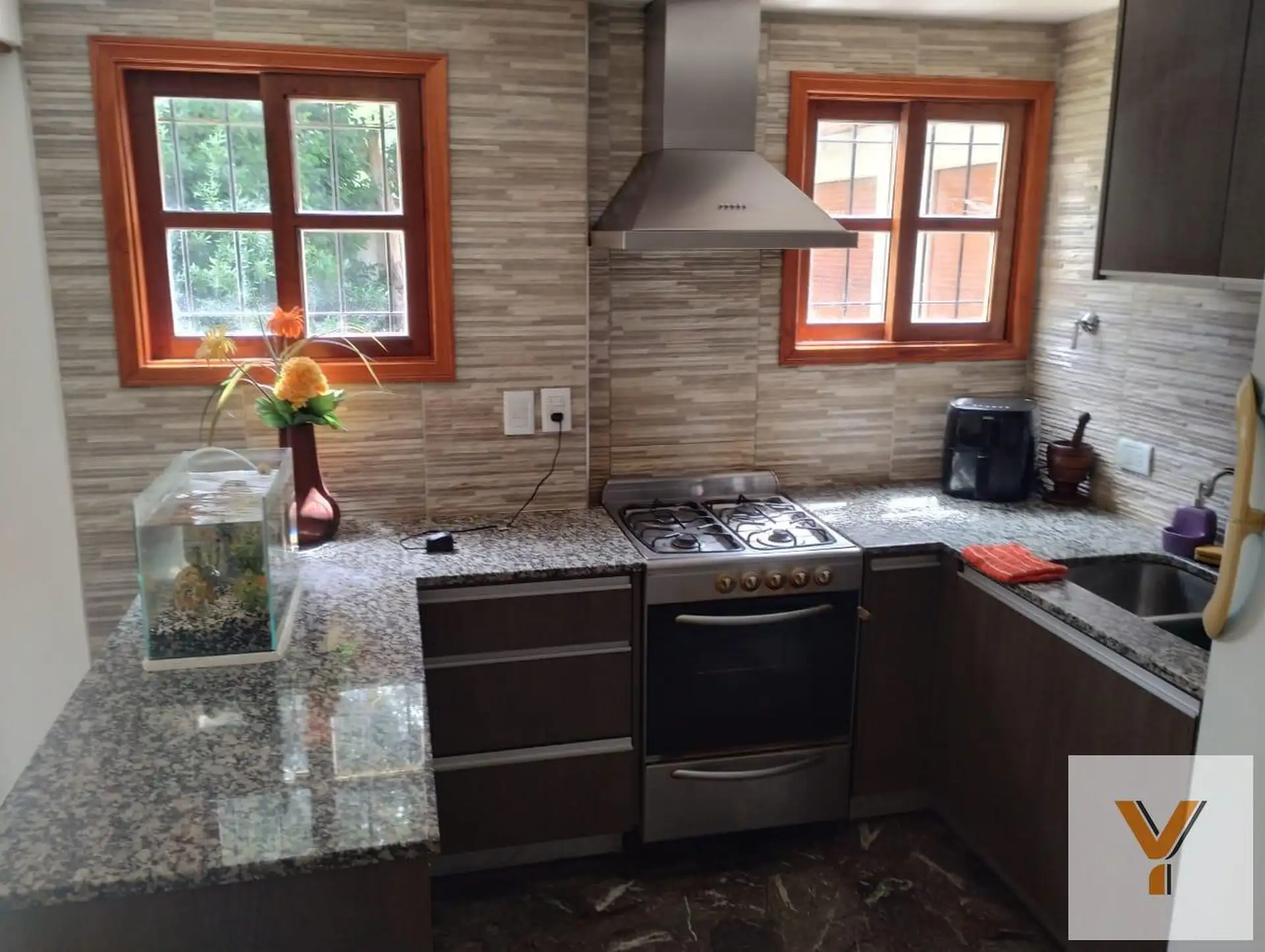 Casa en venta - 3 Dormitorios 2 Baños - Cocheras - 270Mts2