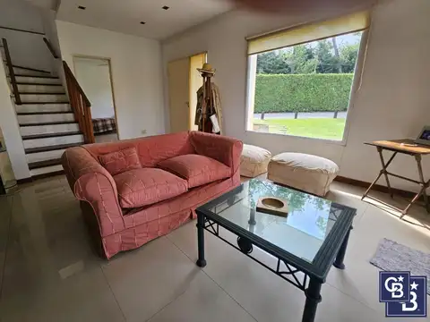 Casa 4 ambientes con 3 baños