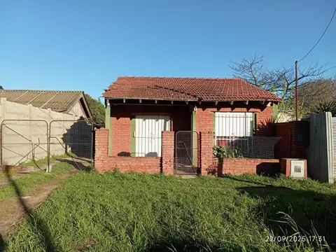 Casa de dos dormitorios lote de 10 x 20