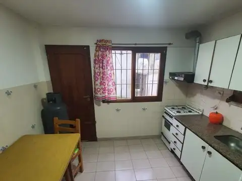 Depto Tipo Casa 3 ambientes con 2 baños