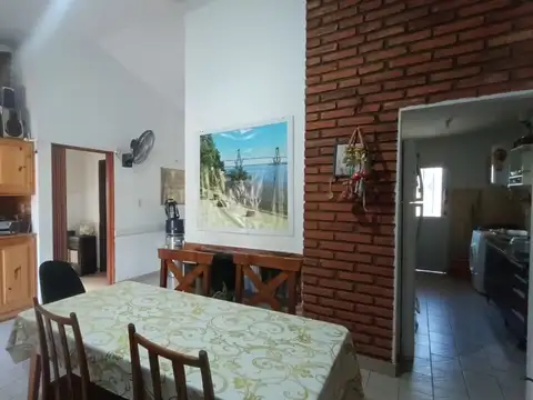 Casa 5 ambientes con 2 baños