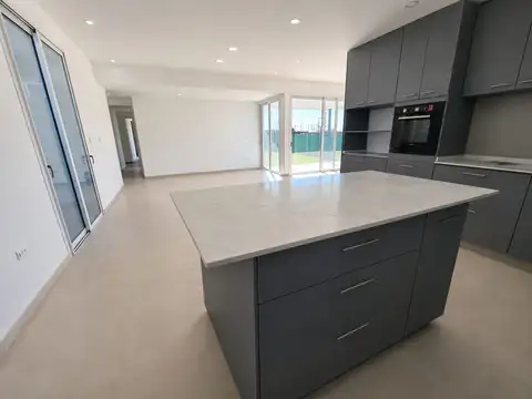 Casa en Alquiler en Luján de Cuyo, USD 1.400